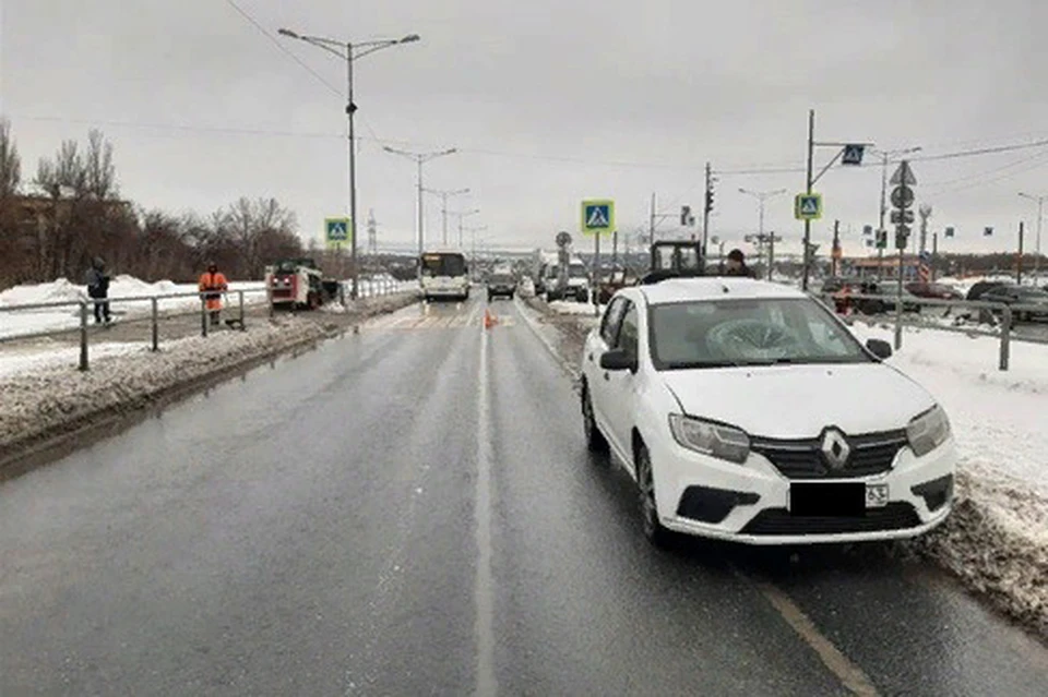 Подростка с места ДТП доставили в больницу.