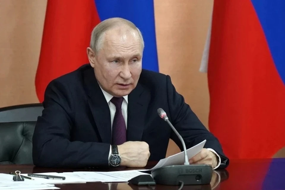Путин посоветовал соседнему с Беларусью ЕС и США пора закончить валять дурака. Фото: REUTERS