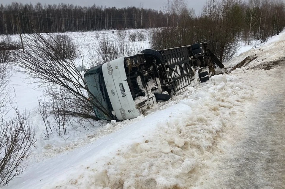 Два человека пострадали в ДТП с автобусом в Ярославской области.