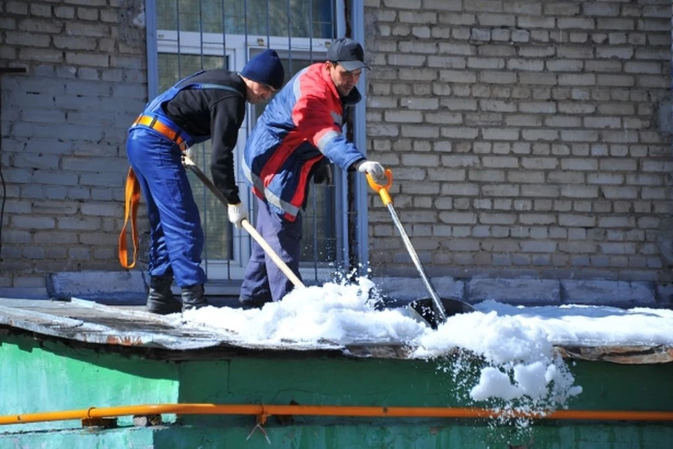 В Новосибирске от снега очистили 480 крыш