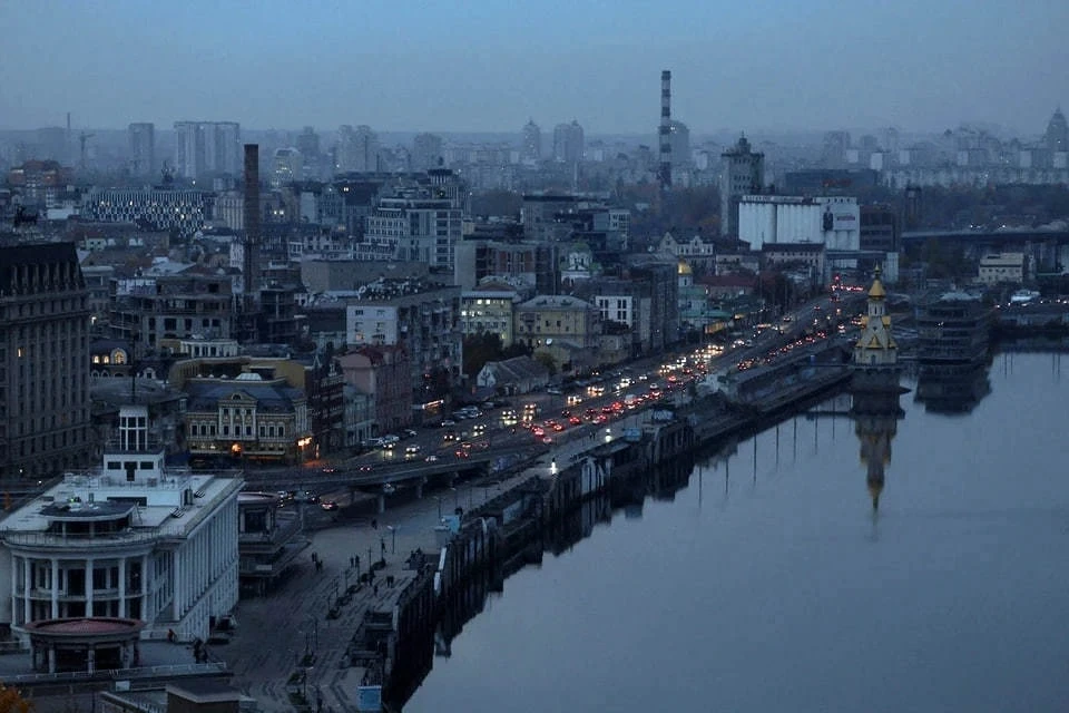 FT: Киев откажется от выплат пенсий и зарплат госслужащим без помощи Запада