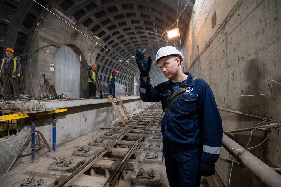 Станцию метро «Горный институт» откроют в сентябре 2024 года в Петербурге.