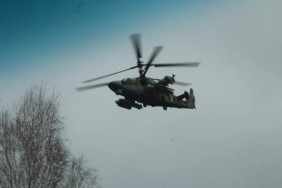 Вертолеты Ка-52 уничтожили опорные пункты ВСУ на Краснолиманском направлении.
