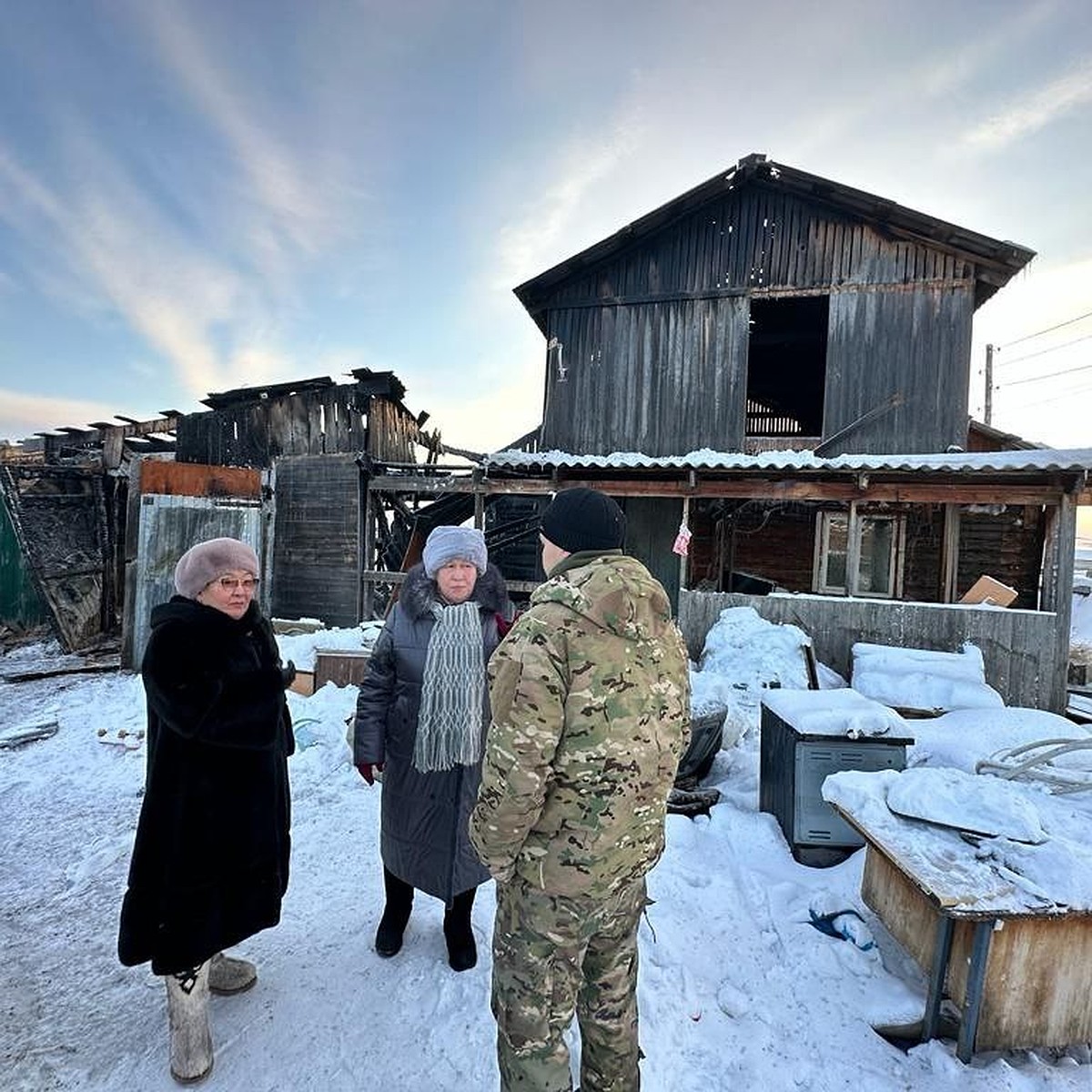 В Якутске сгорел дом участника СВО, многодетная семья осталась без крова -  KP.RU