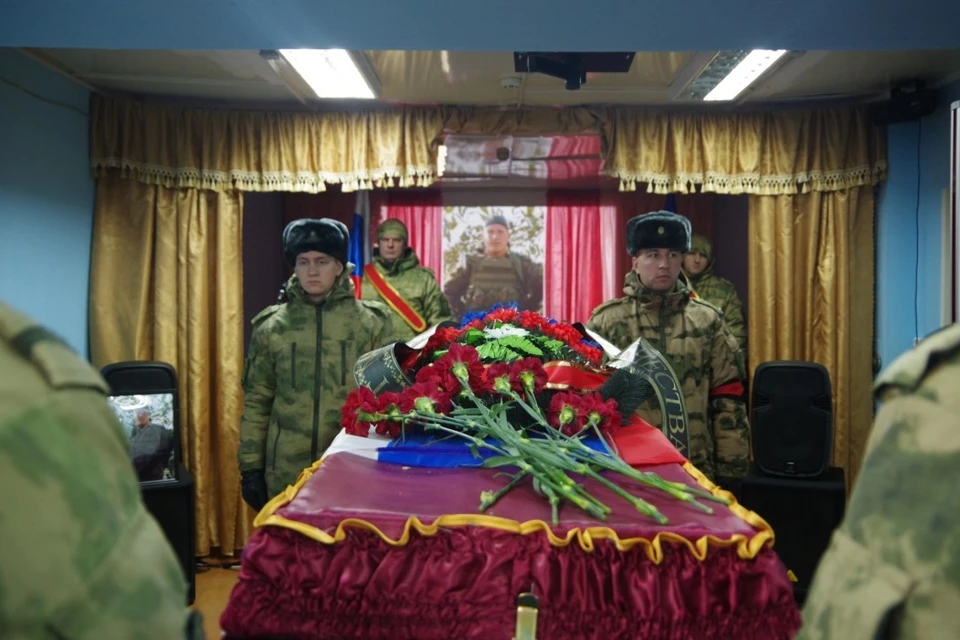 В Сысольском районе Коми простились с погибшим на СВО Василием Лазаревым. Фото: страница Александра Попова во «ВКонтакте».