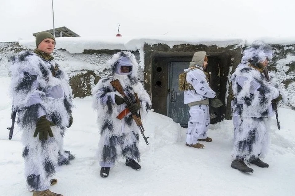 Уклонисты на Украине используют зимнюю маскировку, чтобы покинуть страну