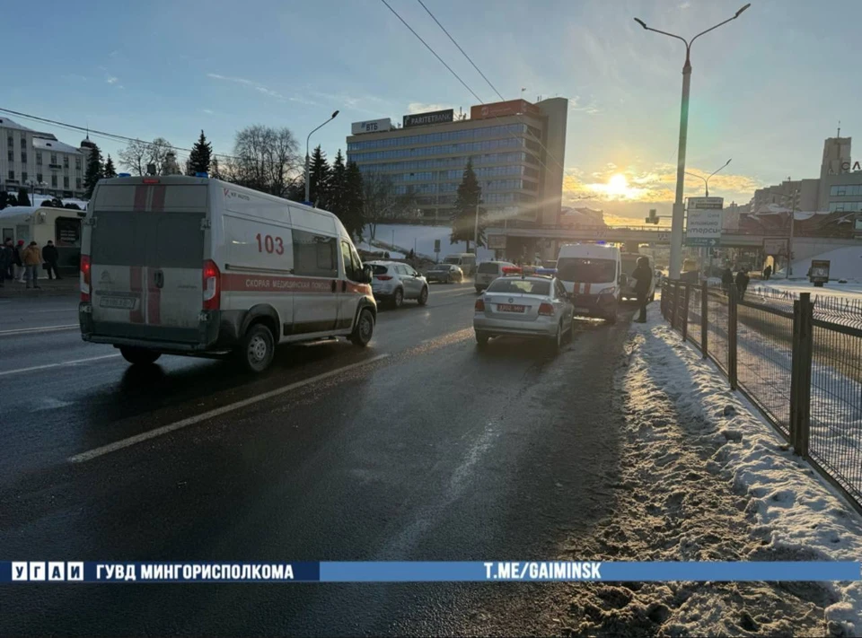 Минздрав сказал, что 7 человек в больнице после ДТП с маршрутками и фурой в Минске. Фото: телеграм-канал УГАИ ГУВД Мингорисполкома