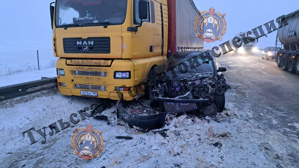 Водителя автомобиля Volkswagen госпитализировали в больницу после ДТП в Ефремове