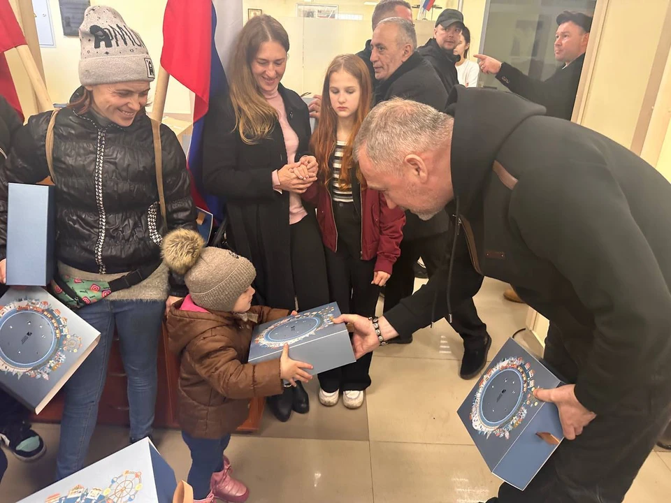 Дети обрадовались подаркам ФОТО: Константин Басюк.