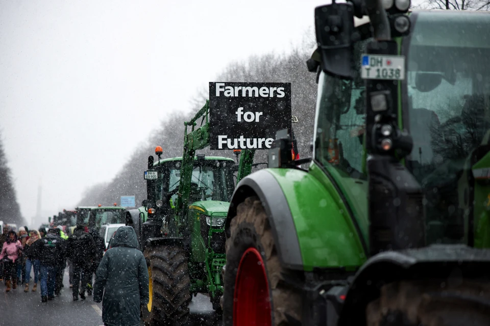 Figaro: Во Франции фермеры заблокировали автотрассу в знак протеста