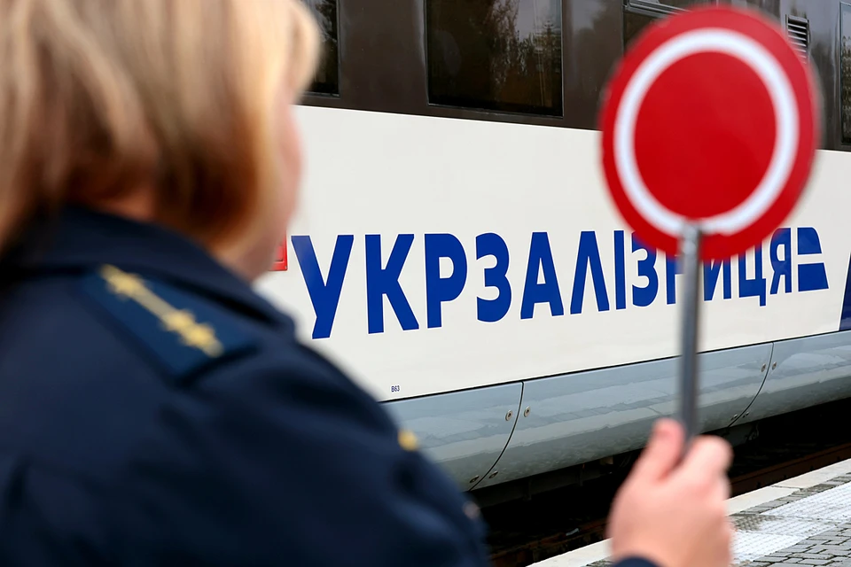 Так вот, судьбоносное распоряжение, которое правительство внесло в СНБО запрещает все виды транспортного сообщения с Россией