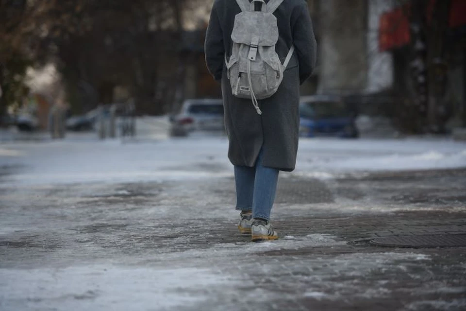 Жителей и гостей курорта предупреждают о возможном гололеде.