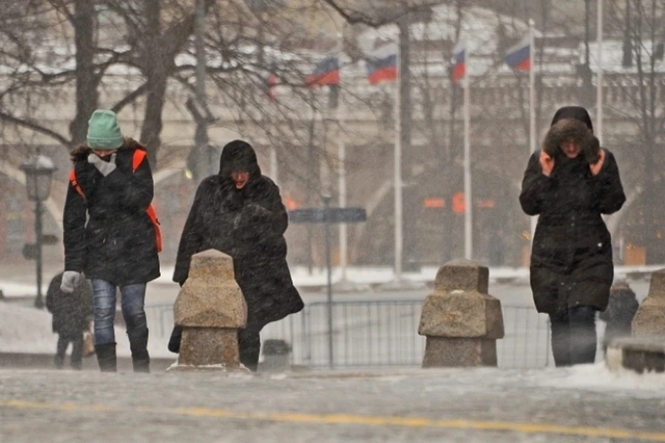 На столичных дорогах и тротуарах сохранится гололедица, местами сильная