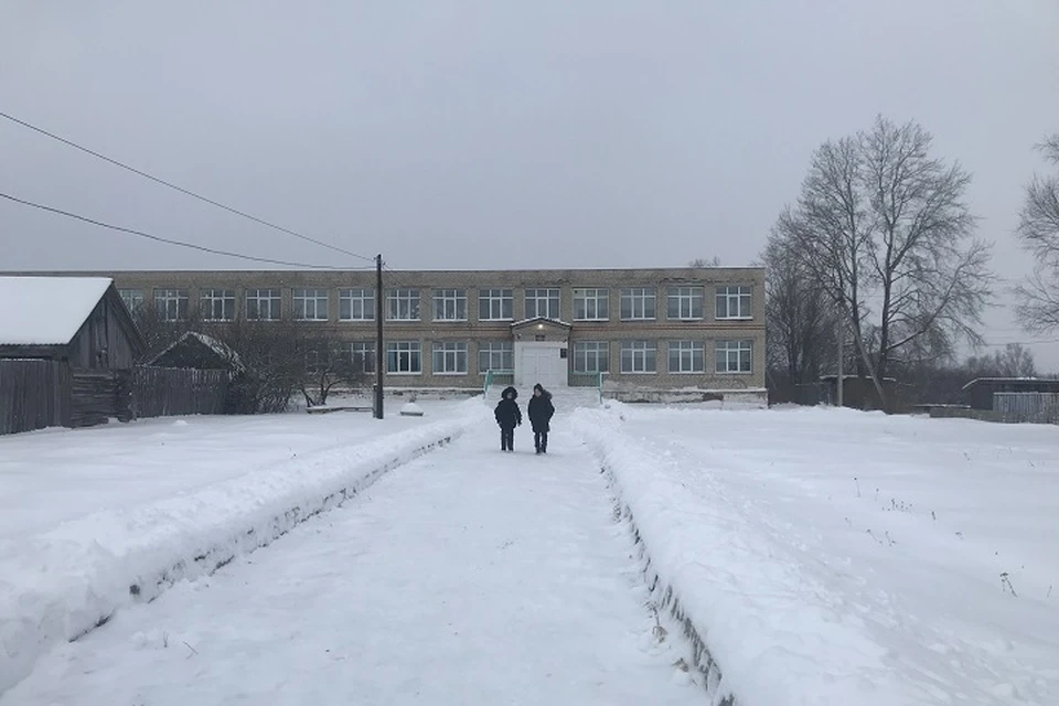 «Парту Героя» открыли в школе поселка Березовка Хабаровского края