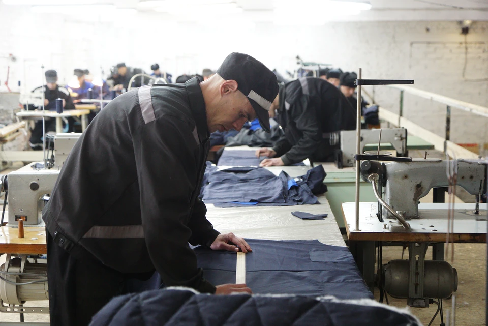 Житель Кузбасса променял наркобизнес на пошив одежды