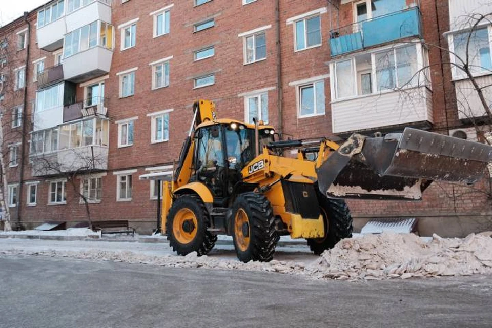 Порядка 300 дворов в Правобережном округе Иркутска очистили от снега