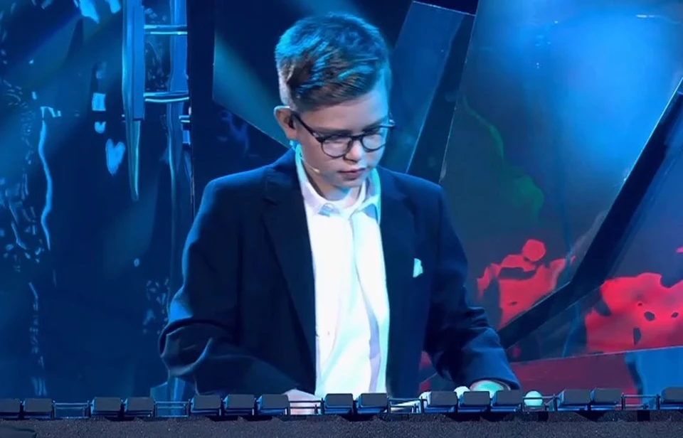 10-летний воронежец Лев Сумин сыграл на ксилофоне в эфире Первого канала.