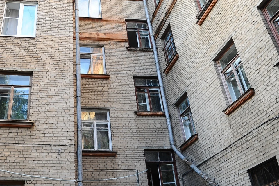 В Новосибирске из аварийных домов расселили больше 2,5 тысяч человек.