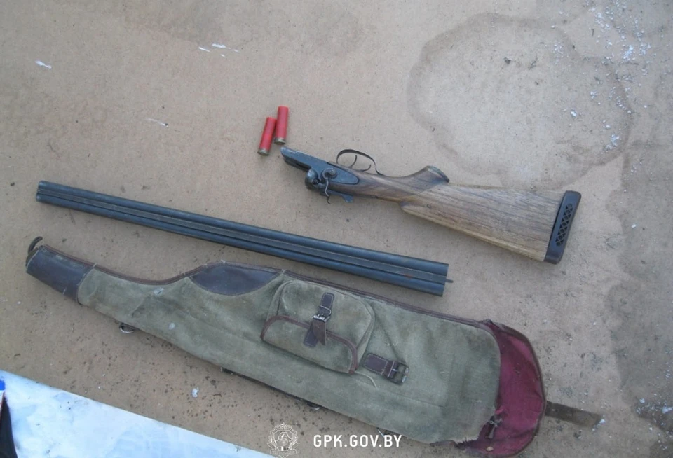 Мозырские пограничники обнаружили у жителя Петриковского района целый арсенал вооружения. Фото: ГПК.