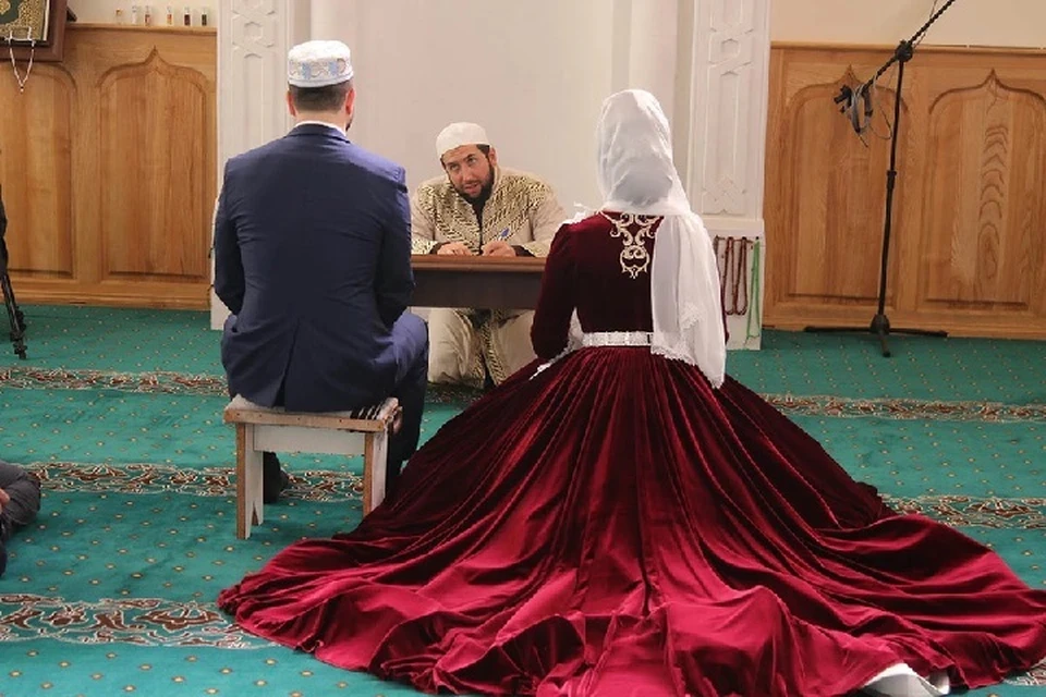 Женщины в татарских семьях в Самарской области - холеные красавицы