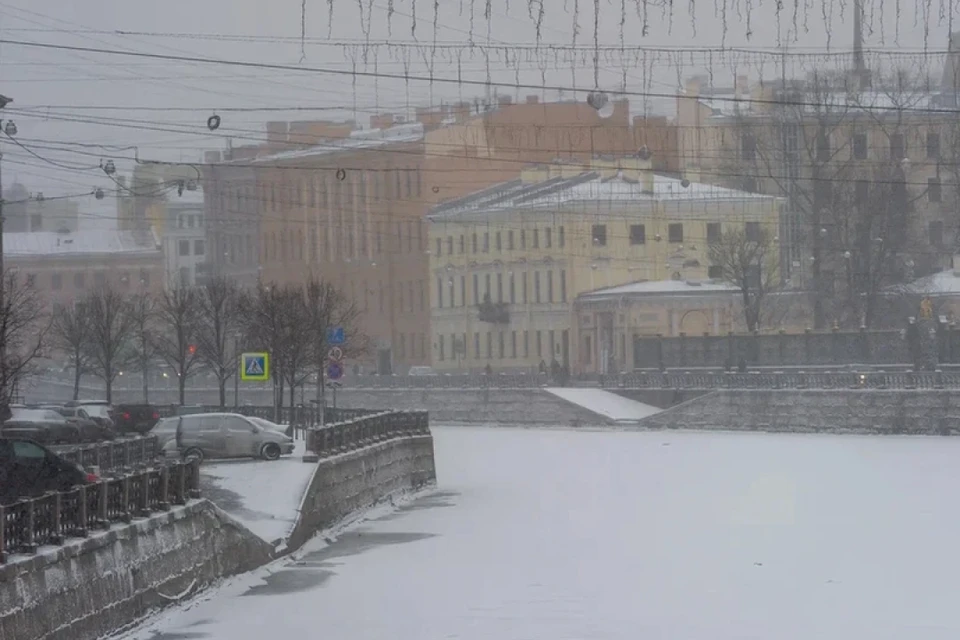 В Петербурге действуют два штрафа за рисование на льду рек и каналов.