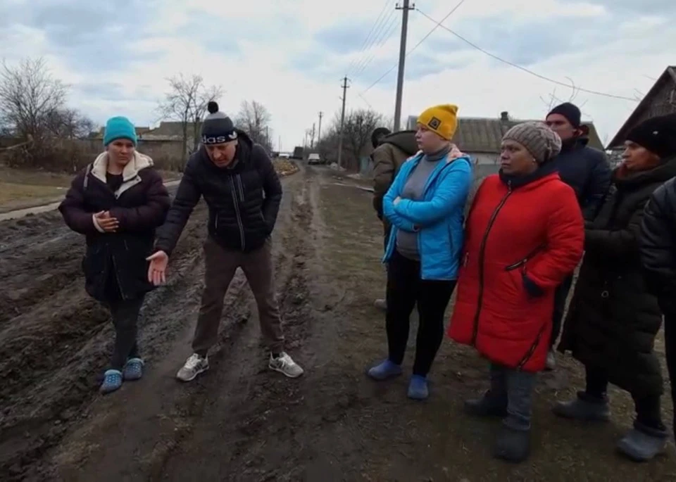 В Великой Белозерке Запорожской области отремонтируют дороги и проведут интернет. ФОТО: Народный фронт в Запорожской области