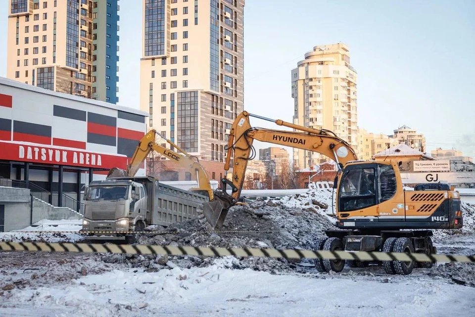 Глава Екатеринбурга анонсировал строительство второй очереди Дацюк-арены. Фото: telegram-канал Алексея Орлвоа