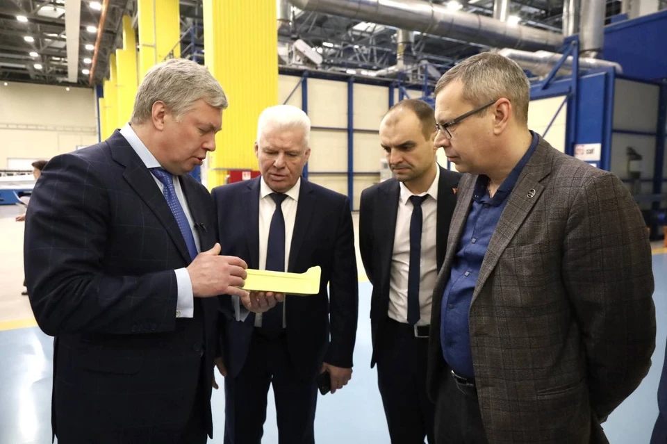 Русских встретился с главой Минского завода гражданской авиации. ФОТО: тг-канал Алексея Русских