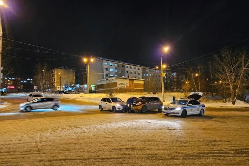 В дорожно-транспортных происшествиях пострадали 19 взрослых и шесть детей.
