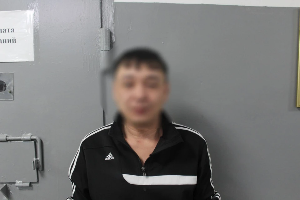 По горячим следам сотрудники полиции задержали подозреваемого.