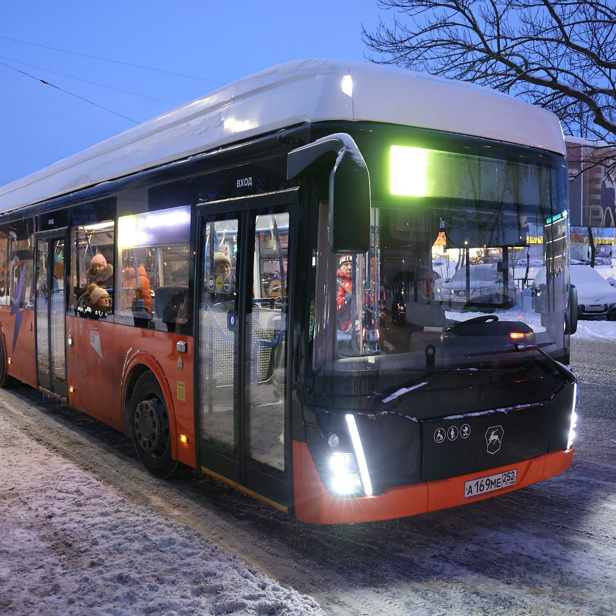 Первые пять электробусов вышли на дороги Нижнего Новгорода - KP.RU