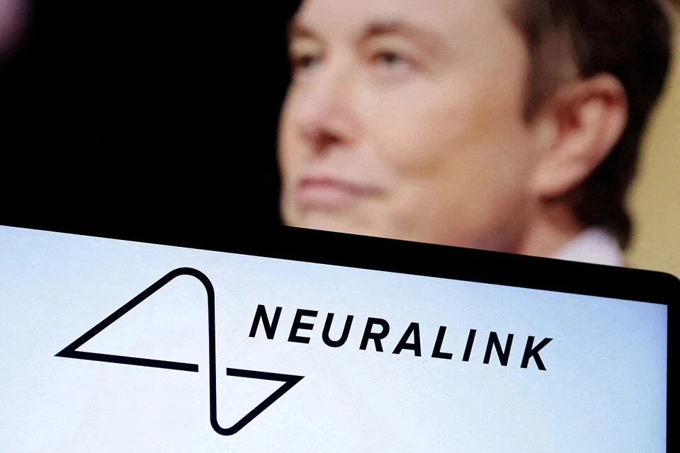 Первый пациент с имплантом Neuralink управлял компьютерной мышью силой мысли