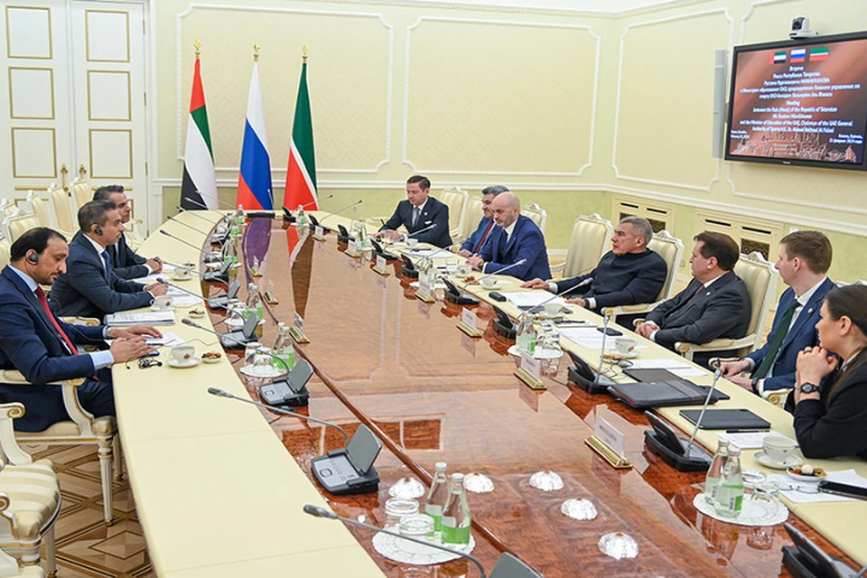 Министр поблагодарил за приглашение на церемонию открытия турнира. Фото: пресс-служба раиса Татарстана