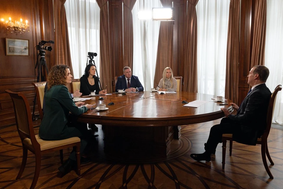 Полную версию интервью с Дмитрием Медведевым читайте завтра на сайте KP.RU. Фото Екатерина Штукина \ ТАСС