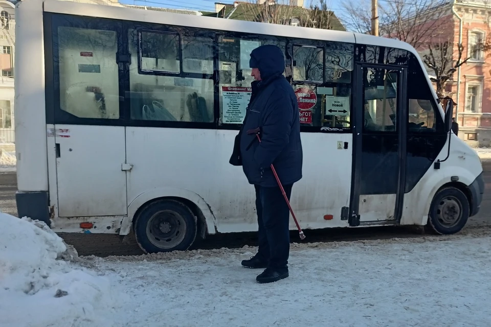 Малков поручил разместить в маршрутках Рязани телефоны горячей линии для приема жалоб.