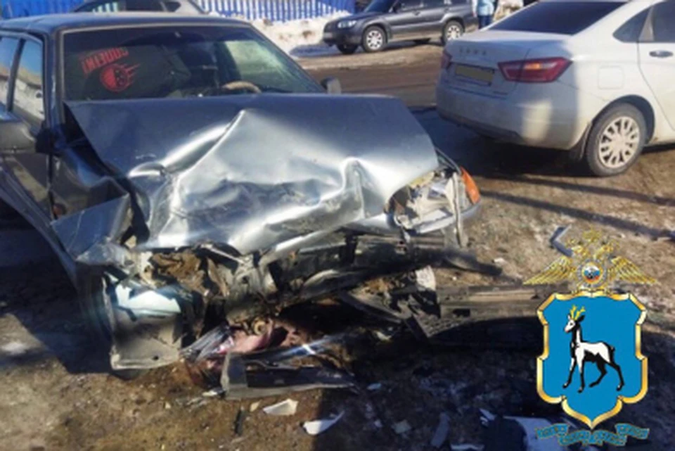 Водителю и 26-летней пассажирке Lada Vesta рекомендовали амбулаторное лечение.