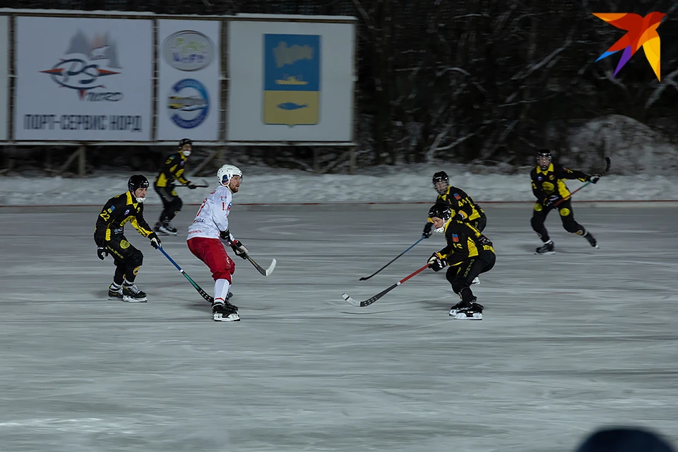 В Мурманске хоккейный матч между «Мурманом» и московским «Динамо» закончился разборкой болельщиков.