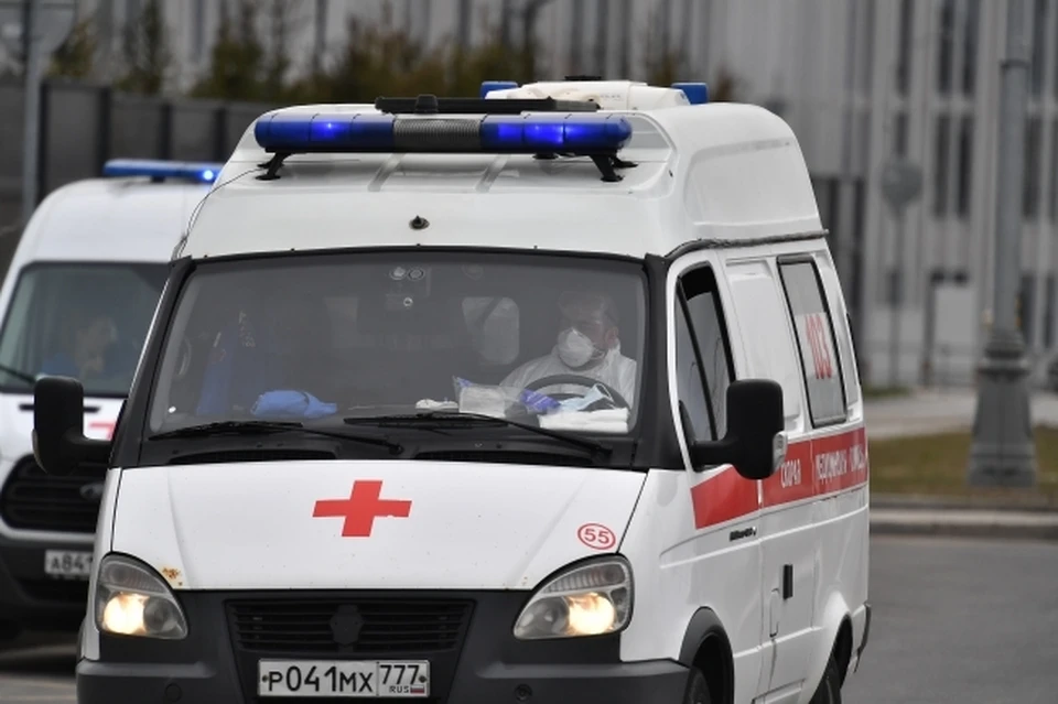 На место происшествия приехали медики скорой помощи, но горожанка была уже мертва.