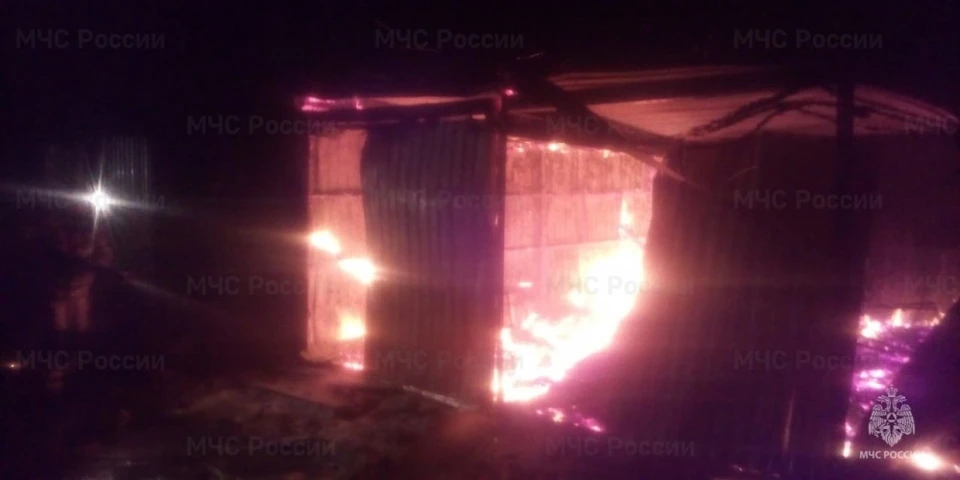 В Кировском районе сгорели бытовые вагончики
