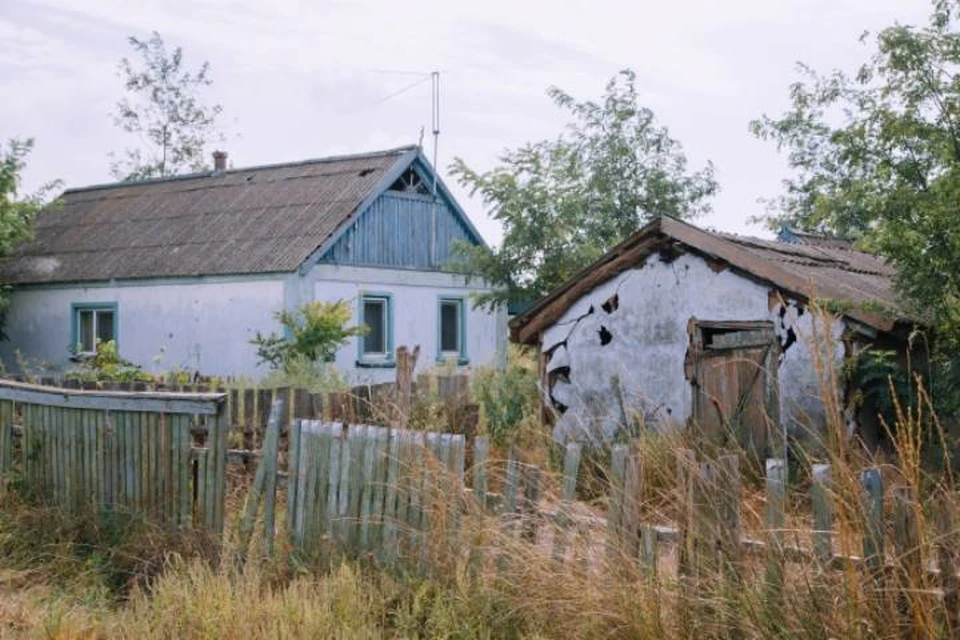 В одном из районов Ростовской области местный житель начал стрелять по домам и машинам