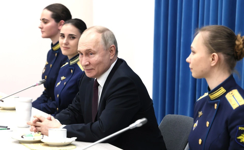 Владимир Путин поздравил летчиц с наступающим праздником 8 марта. Фото: пресс-службы администрации Краснодарского края.