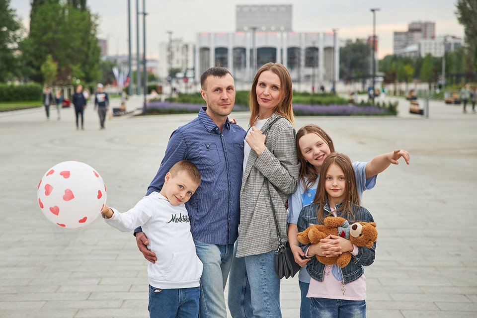 75 миллиардов рублей для россиян, строящих большие и дружные семьи: Вот, в чем суть нацпроекта «Семья»