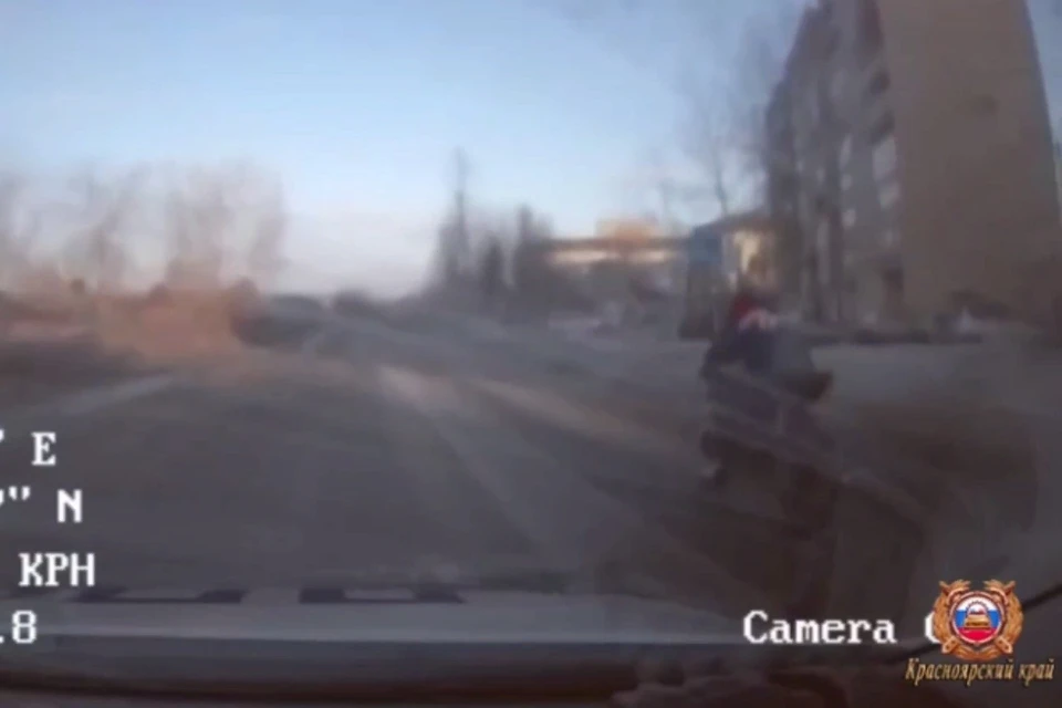 Скриншот: видео МВД по Красноярскому краю
