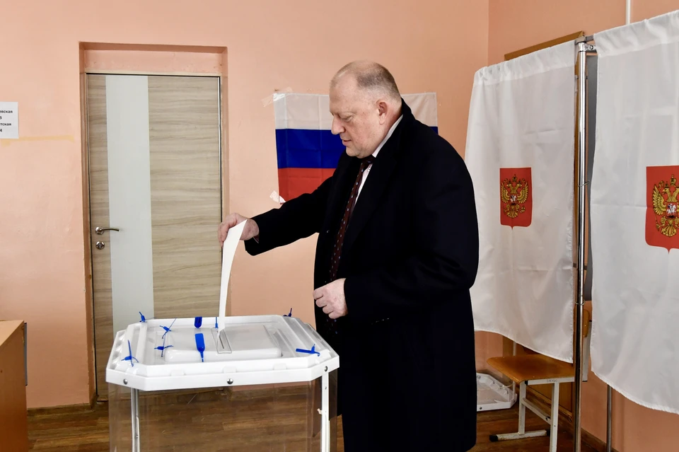 Сергей Голубев на избирательном участке. Фото: ЗСТО
