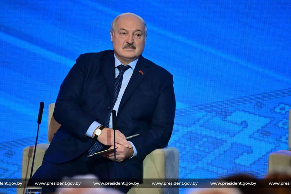 Лукашенко заявил, что никто в мире «растопыренными руками» власть не держит. Фото: president.gov.by
