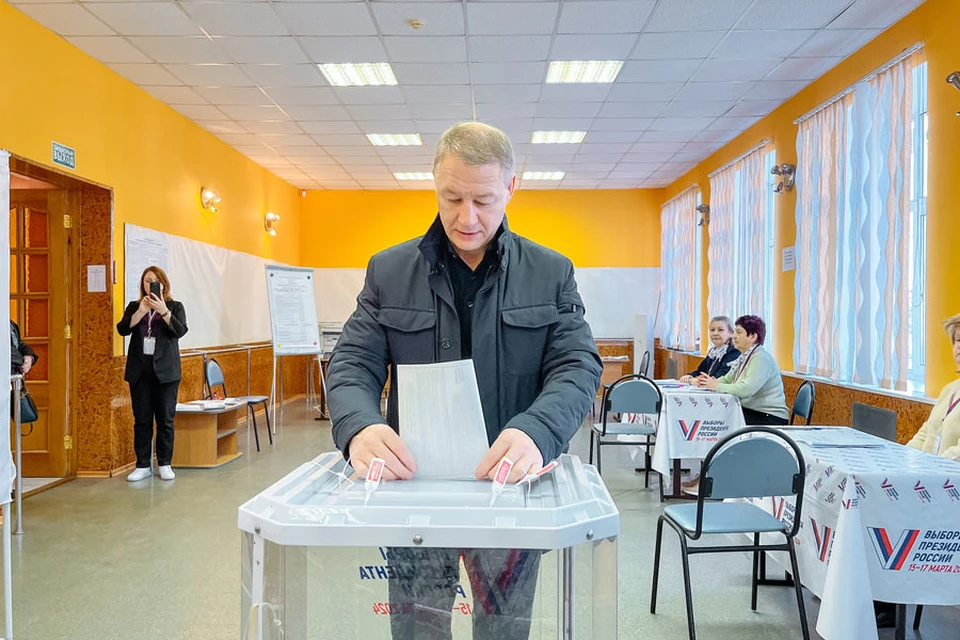Председатель Рязоблдумы Аркадий Фомин отдал свой голос на выборах Президента РФ.