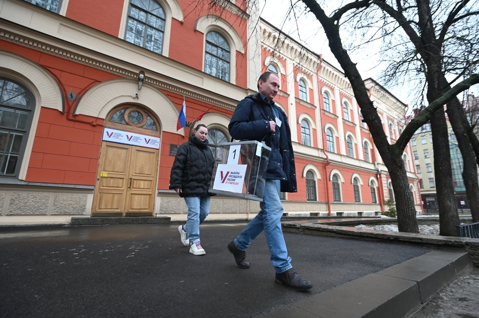 Петербуржцы активно голосовали во второй день выборов.