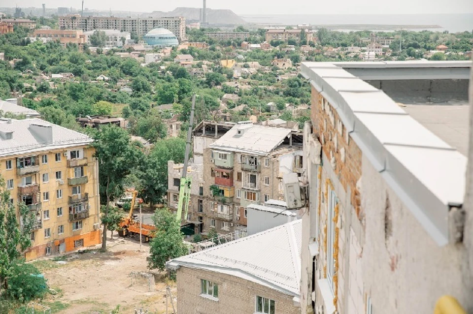Бесхозные постройки будут позже восстановлены, так как в Мариуполе наблюдается очень большая потребность в жилье. Фото: ТГ/Моргун