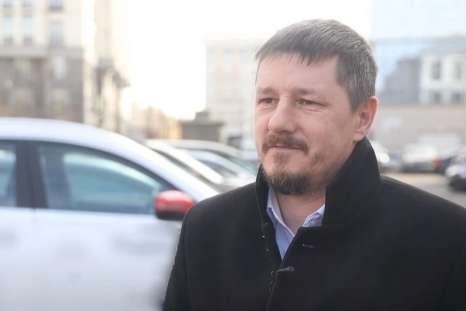 Таксист спас пожилую пассажирку от мошенников в Петербурге. Фото: комтранс.