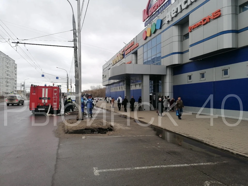 25 марта в Рыбинске эвакуировали ТЦ. Фото: телеканал «Рыбинск-40».